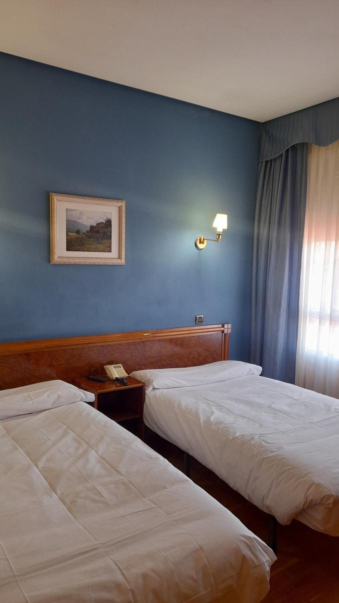 Hotel Las Moreras Leon Exterior photo