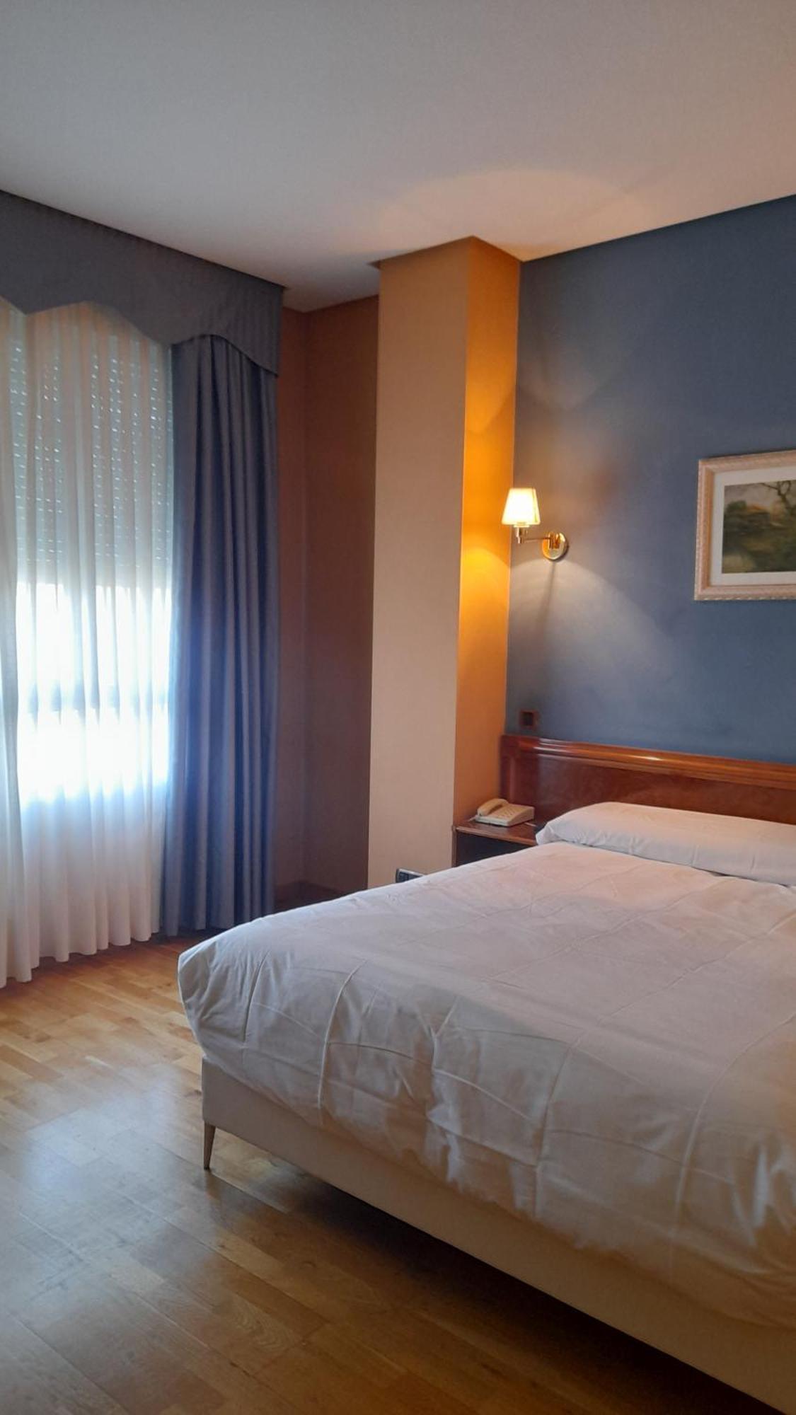 Hotel Las Moreras Leon Exterior photo